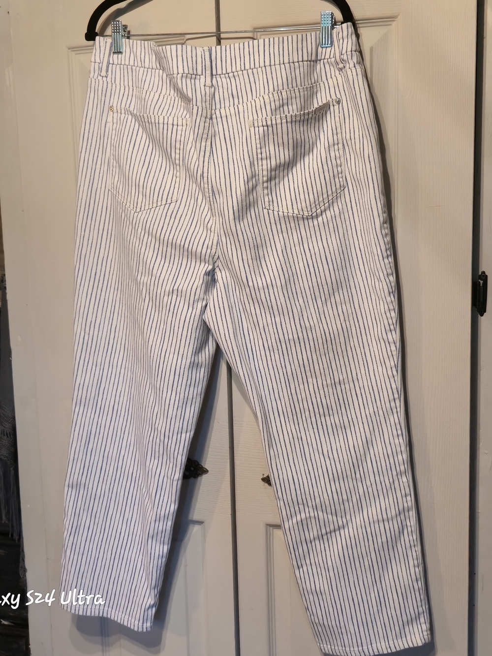 Chico's White Jeans with Navy Pinstripes Ankle Crop - Picture 4 of 9